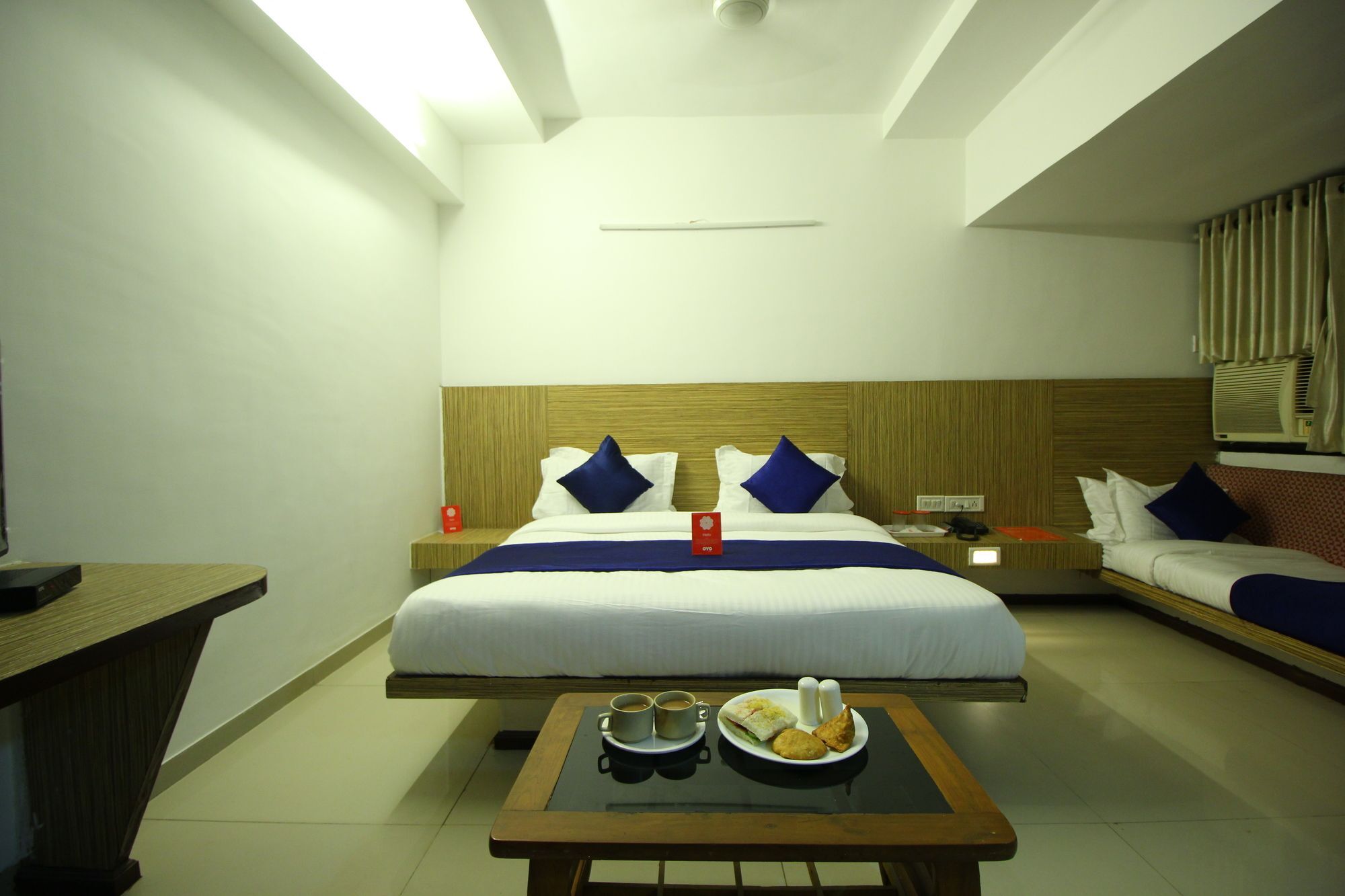Oyo 8758 Hotel Swagatam Ahmedabad Exterior photo